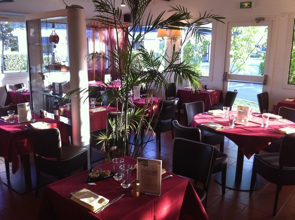 Kyriad Orleans Ouest - La Chapelle Saint Mesmin Restaurant foto